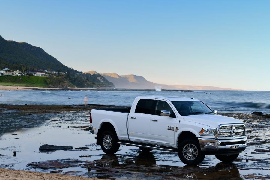  Dodge Ram 2500 Laramie Crew Cab 2015 года  (AU) (фото 36 из 40)